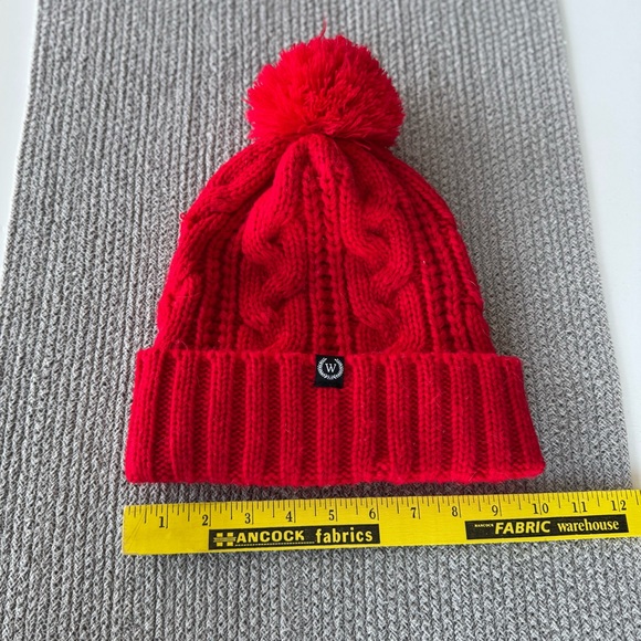 Vintage Red Cable Knit Beanie Winter Hat with Large Pom - Picture 4 of 6